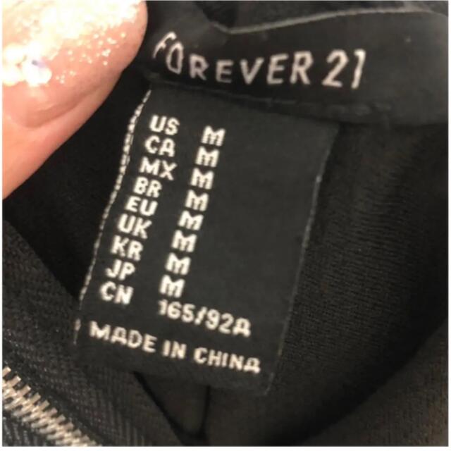 FOREVER 21(フォーエバートゥエンティーワン)のForever21 黒ワンピース レディースのワンピース(ミニワンピース)の商品写真