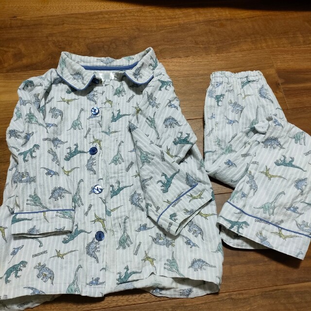 motherways(マザウェイズ)の恐竜　パジャマ　110 キッズ/ベビー/マタニティのキッズ服女の子用(90cm~)(パジャマ)の商品写真