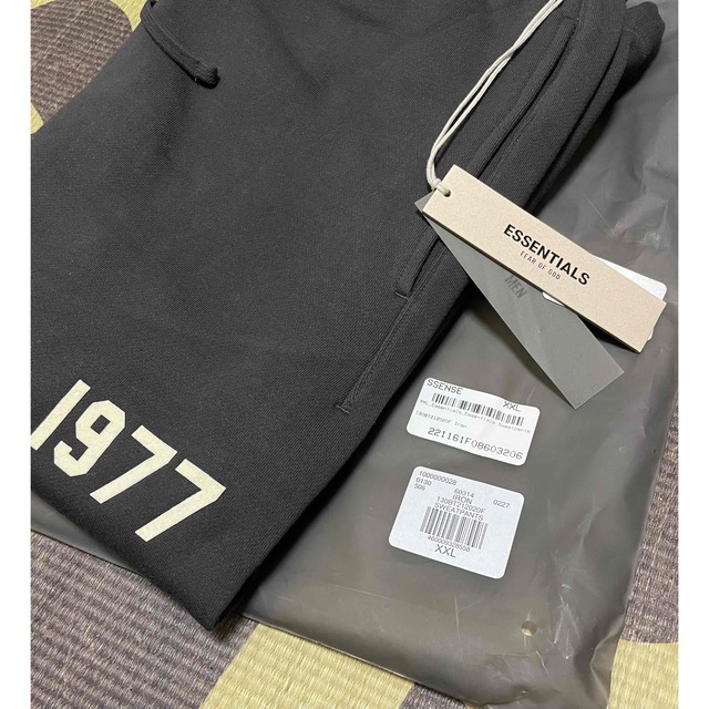 エッセンシャルズ 1977 ブラック スウェット パンツ チャコール XXL エッセンシャルズ 1977 ブラック スウェット パンツ チャコール XXL