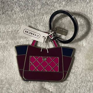 コーチ(COACH)の【小さな傷あり】coach バッグ型キーホルダー(キーホルダー)