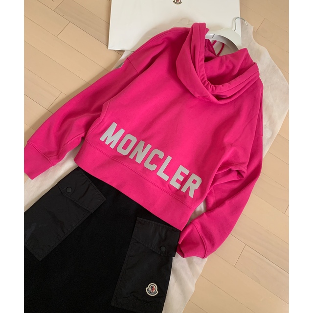 MONCLER(モンクレール)の♡kao様♡モンクレール2点おまとめ専用 レディースのトップス(トレーナー/スウェット)の商品写真