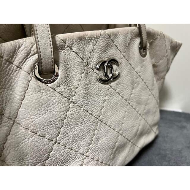 CHANEL(シャネル)のCHANELシャネル　ソフトキャビアスキン14番台オフホワイトショルダー　バッグ レディースのバッグ(ショルダーバッグ)の商品写真