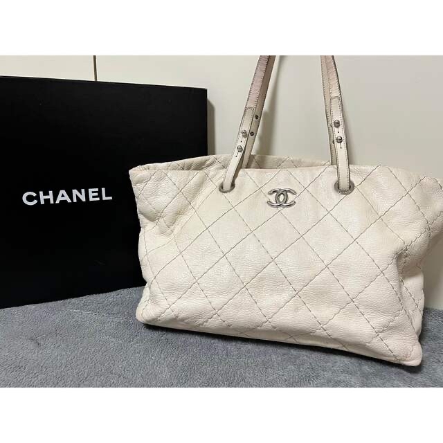 CHANEL(シャネル)のCHANELシャネル　ソフトキャビアスキン14番台オフホワイトショルダー　バッグ レディースのバッグ(ショルダーバッグ)の商品写真