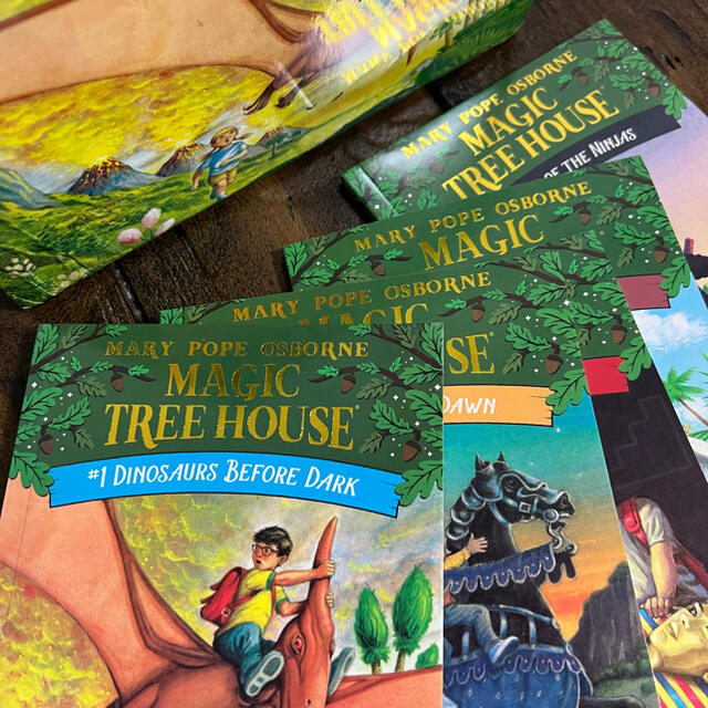 ★大幅値下げ済Magic Tree House シリーズ 36冊最新卷収録 エンタメ/ホビーの本(絵本/児童書)の商品写真