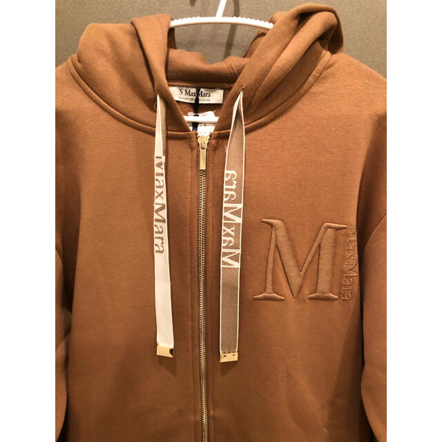 Max Mara(マックスマーラ)のMaxmara ジップアップ　キャメル　今季新品未使用 レディースのトップス(パーカー)の商品写真