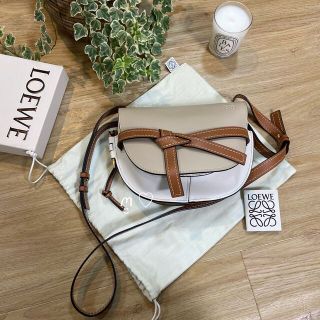 ロエベ(LOEWE)のLOEWE　ロエベ   ゲートバッグ　スモール　ショルダー　ポシェット　斜めがけ(ショルダーバッグ)