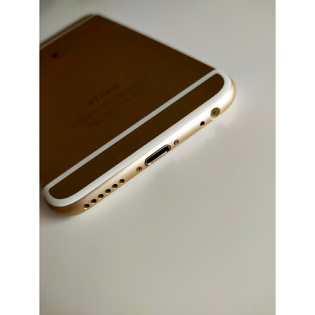 iPhone(アイフォーン)のiPhone 6 Gold 16 GB SIMフリー スマホ/家電/カメラのスマートフォン/携帯電話(スマートフォン本体)の商品写真