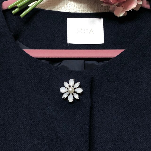 MIIA(ミーア)のミーアMIIA花ビジューシンプルコートS7号紺色超美品 レディースのジャケット/アウター(ロングコート)の商品写真