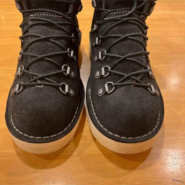 Danner(ダナー)のDANNER ブーツ　ダナーマウンテンライト　ブラックスエード メンズの靴/シューズ(ブーツ)の商品写真