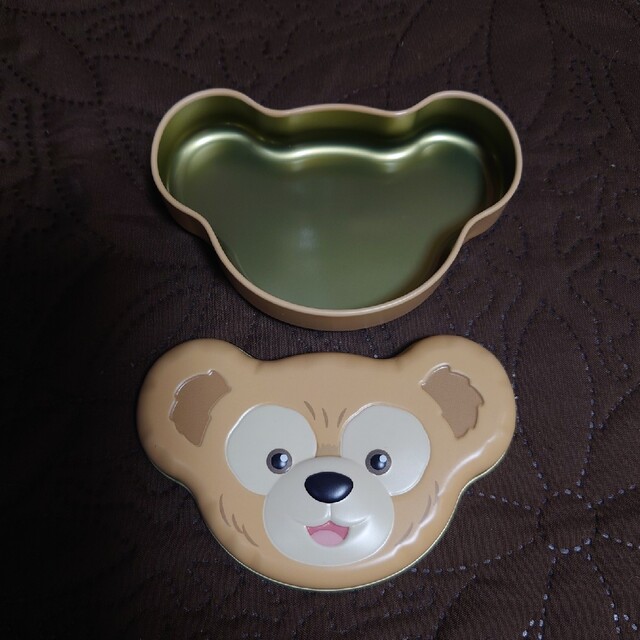 Disney(ディズニー)のダッフィー　缶 エンタメ/ホビーのおもちゃ/ぬいぐるみ(キャラクターグッズ)の商品写真