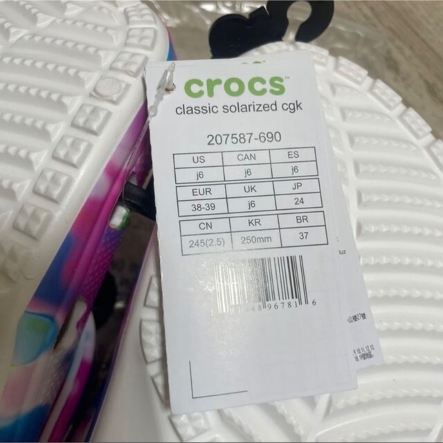 crocs(クロックス)の24センチ　クロックスサンダル キッズ/ベビー/マタニティのキッズ靴/シューズ(15cm~)(サンダル)の商品写真