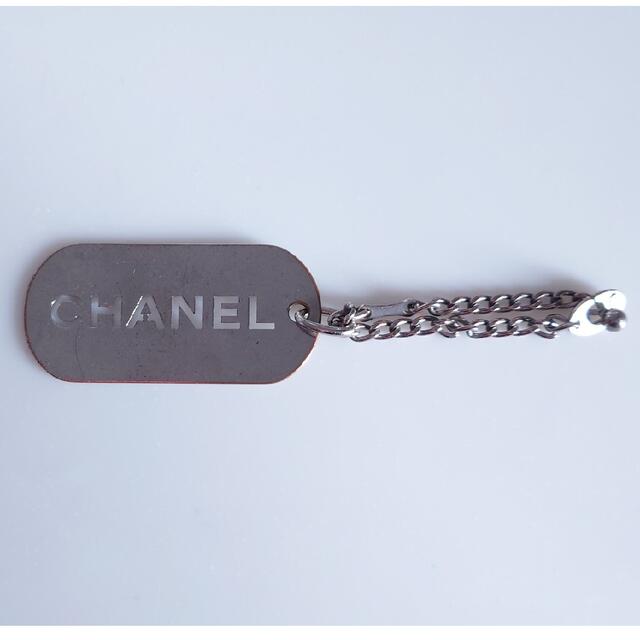 CHANEL(シャネル)のCHANEL シャネル ロゴ 04V チャーム シルバー レディースのファッション小物(キーホルダー)の商品写真