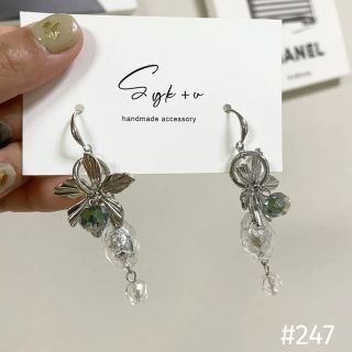 メタルフラワー×ビジューピアス/イヤリング　ウェディングアクセサリー(ピアス)