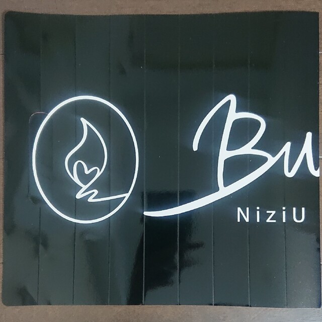 NiziU(ニジュー)のNiziU Burn it Up クラッパー 東京ドーム エンタメ/ホビーのタレントグッズ(ミュージシャン)の商品写真