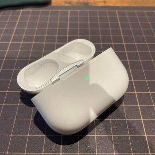 『返品交換可』AirPods pro 第1世代 充電ケースのみ (ヘッドフォン/イヤフォン)