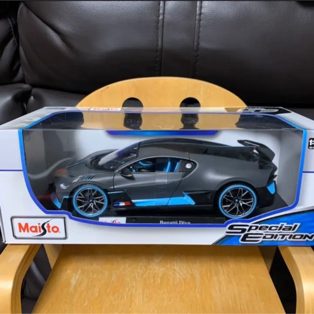 Lamborghini(ランボルギーニ)の新品 1/18マイスト Maisto Bugatti Divo ブガッティ エンタメ/ホビーのおもちゃ/ぬいぐるみ(ミニカー)の商品写真