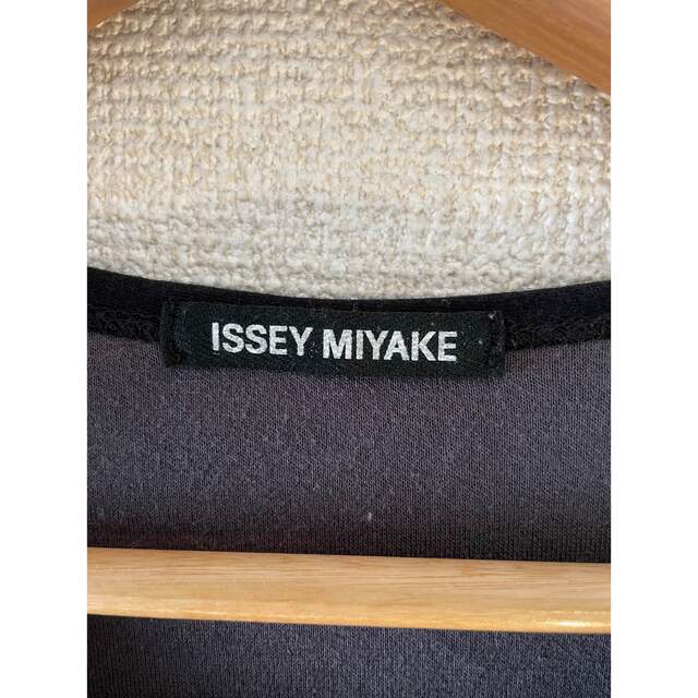 ISSEY MIYAKE(イッセイミヤケ)のIssey miyake イッセイミヤケ　ロングTシャツ　ロンT  メンズのトップス(Tシャツ/カットソー(七分/長袖))の商品写真
