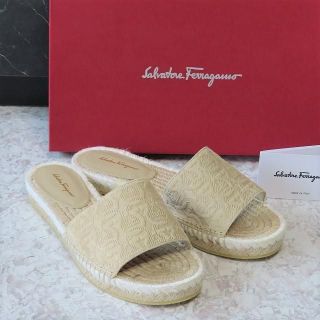 サルヴァトーレフェラガモ(Salvatore Ferragamo)の新品フェラガモレザーエスパドリーユフラットサンダルスリッパ靴diorヴィトン(サンダル)