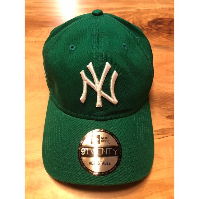 MOMA(モマ)の新品 US限定 MOMA x Yankees New Era Cap グリーン メンズの帽子(キャップ)の商品写真