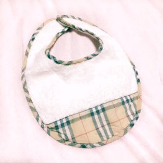 バーバリー(BURBERRY)のBurberryベビースタイ美品❤︎(ベビースタイ/よだれかけ)