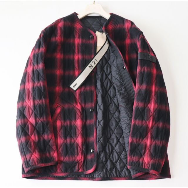 N°21 - 152,900円新品【N°21 】リバーシブル 中わたジャケット40 N°21 - 152,900円新品【N°21 】リバーシブル 中わたジャケット40