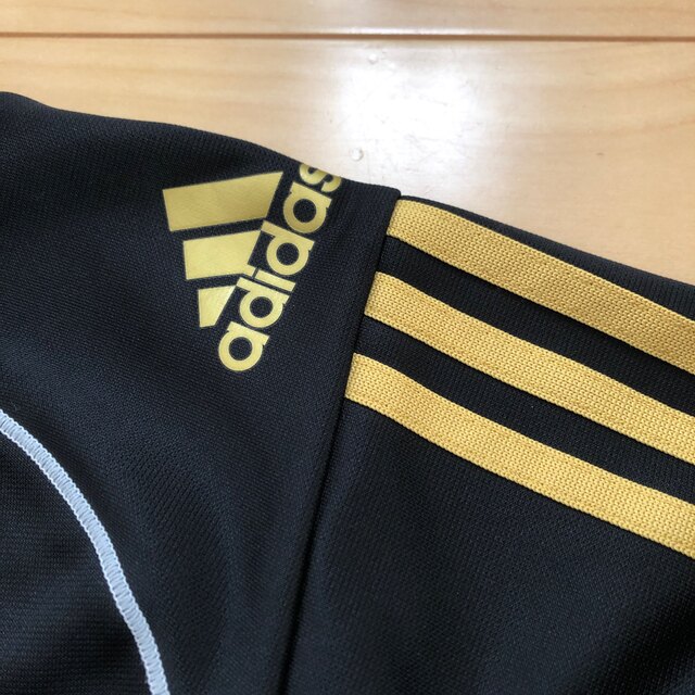 adidas(アディダス)のアディダス　ジャージ上着　140 キッズ/ベビー/マタニティのキッズ服男の子用(90cm~)(ジャケット/上着)の商品写真