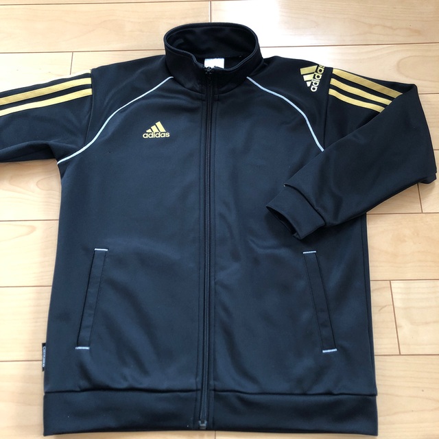 adidas(アディダス)のアディダス　ジャージ上着　140 キッズ/ベビー/マタニティのキッズ服男の子用(90cm~)(ジャケット/上着)の商品写真