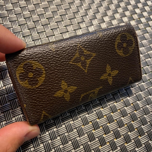 LOUIS VUITTON(ルイヴィトン)のルイヴィトン　キーケース レディースのファッション小物(キーケース)の商品写真