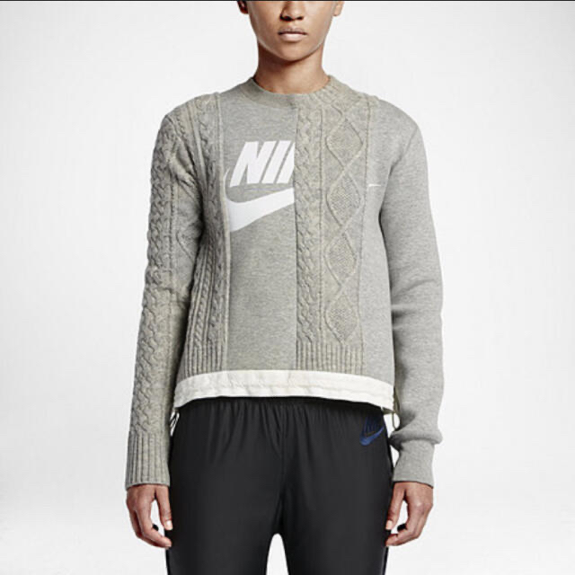 sacai(サカイ)のsacai × NIKE スプリットケーブルテックフリースクルー レディースのトップス(ニット/セーター)の商品写真