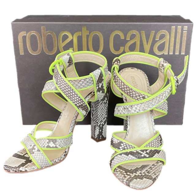 Roberto Cavalli(ロベルトカヴァリ)のロベルトカヴァリ サンダル ハイヒール ベージュ グレー パイソン 23cm レディースの靴/シューズ(サンダル)の商品写真