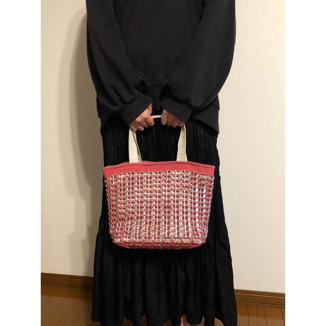 ハンドバッグ　プルタブリサイクル　ハンドメイド　ピンク ハンドメイドのファッション小物(バッグ)の商品写真