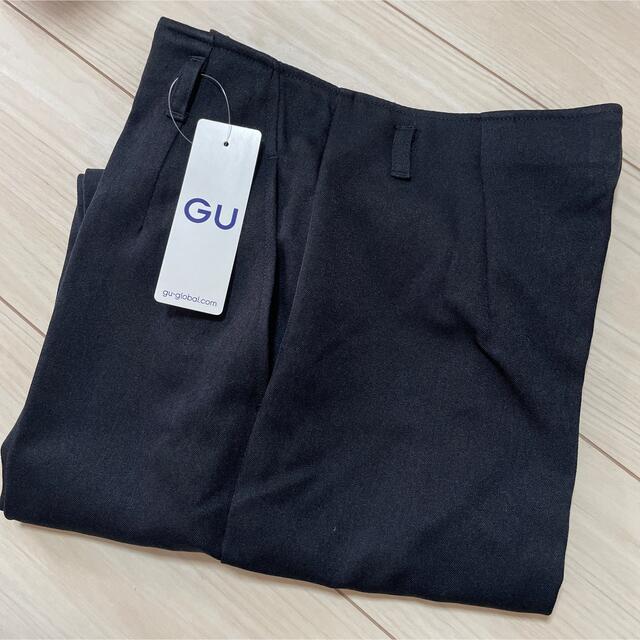 GU(ジーユー)の【新品】GU ハイウエストストレートスラックス　ブラック レディースのパンツ(その他)の商品写真