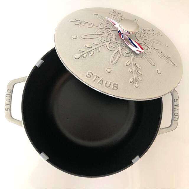 STAUB - ストウブスノーフレーク✨フレンチオーブン24cmカンパーニュ