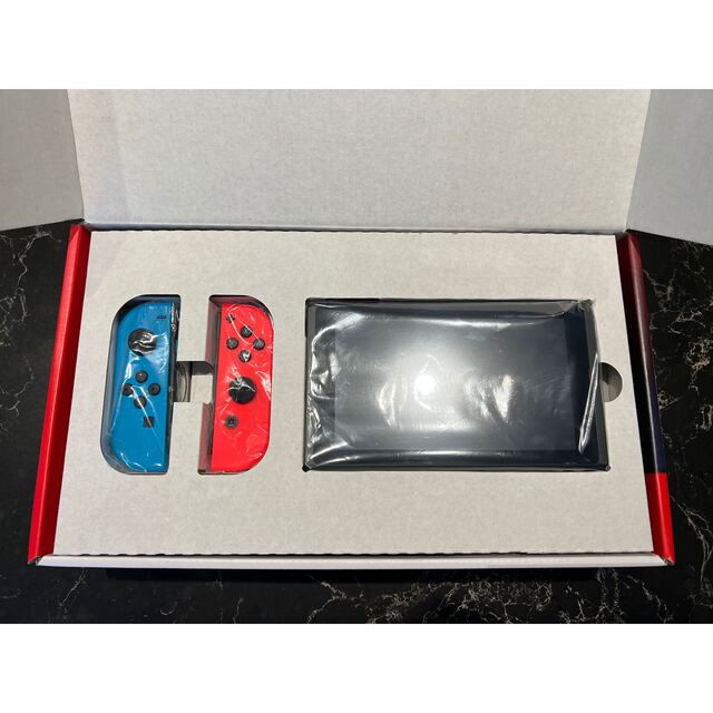 Nintendo Switch(ニンテンドースイッチ)のNintendo Switch JOY-CON ネオンブルー　ネオンレッド エンタメ/ホビーのゲームソフト/ゲーム機本体(家庭用ゲーム機本体)の商品写真