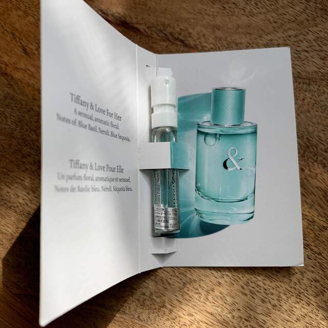 Tiffany & Co.(ティファニー)のティファニー&ラブ　フォーハー　オードパルファム　1.2ml コスメ/美容の香水(香水(女性用))の商品写真