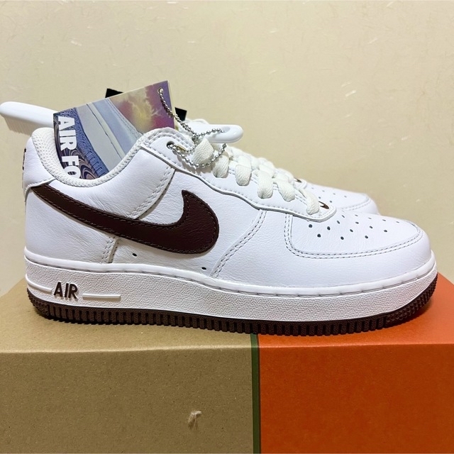 NIKE(ナイキ)のNIKE AIR FORCE 1 エアフォース1 チョコレート 23cm レディースの靴/シューズ(スニーカー)の商品写真