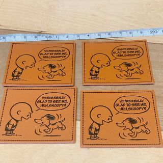 スヌーピー(SNOOPY)のスヌーピー　SNOOPY 革タグ　4枚　縫い付けタイプ　リメイク　ハンドメイド(各種パーツ)