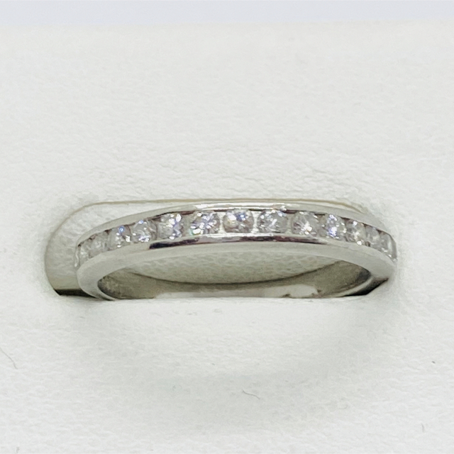 Pt900 ダイヤモンド ハーフ エタニティ リング  レール留め レディースのアクセサリー(リング(指輪))の商品写真