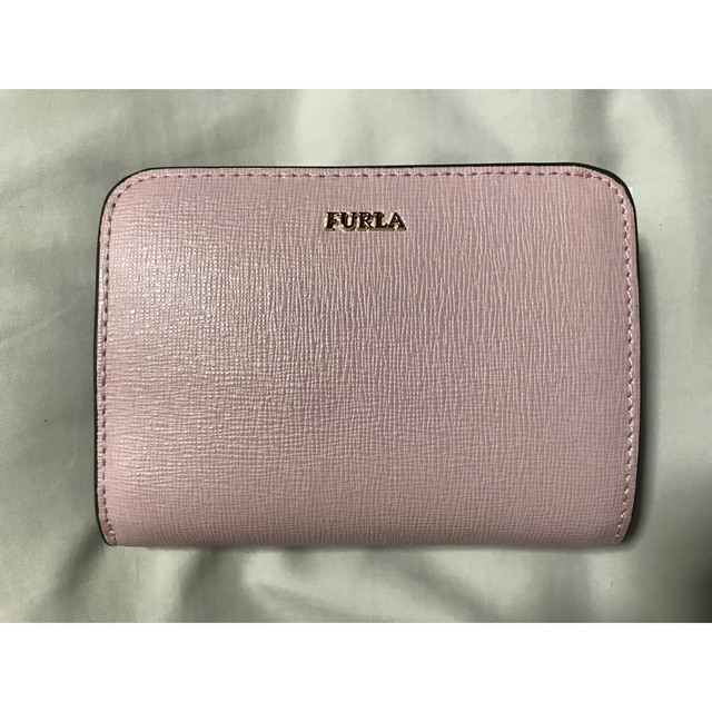 パステルカラーが可愛い二つ折り財布♡FURLA