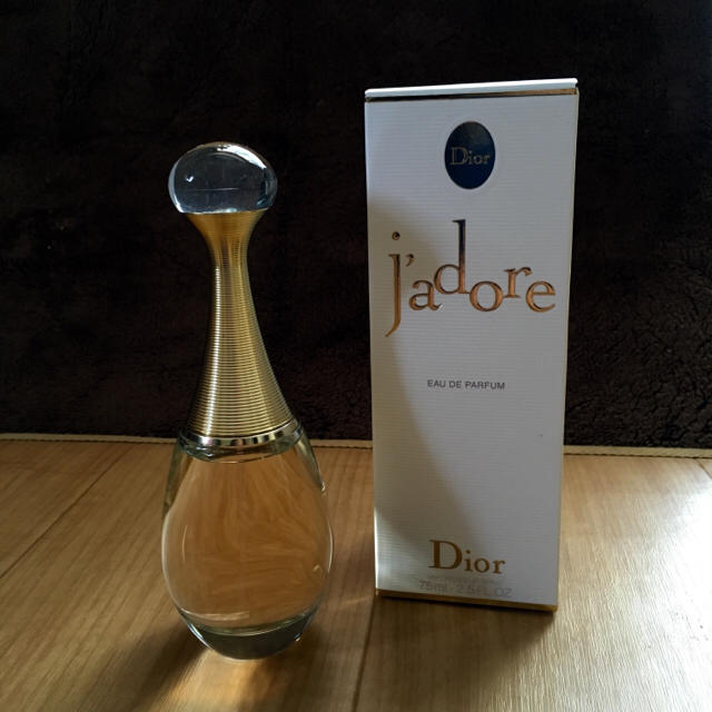 Dior(ディオール)の新品未使用♡75ml j'adore コスメ/美容の香水(香水(女性用))の商品写真