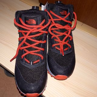 ザノースフェイス(THE NORTH FACE)の新品♥️キッズレディーストレッキング22(アウトドアシューズ)