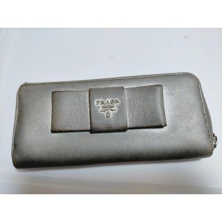 プラダ(PRADA)のＰＲＡＤＡ サフィアーノ シルバー 長財布 Ｌ字 ファスナー(財布)