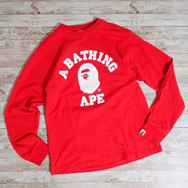 A BATHING APE(アベイシングエイプ)の貴重！A・BATHING APE アベイシングエイプ 長袖 ロンＴ 古着 M 赤 メンズのトップス(Tシャツ/カットソー(七分/長袖))の商品写真