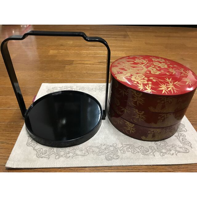 【美品】重箱　三段　円 インテリア/住まい/日用品のキッチン/食器(弁当用品)の商品写真