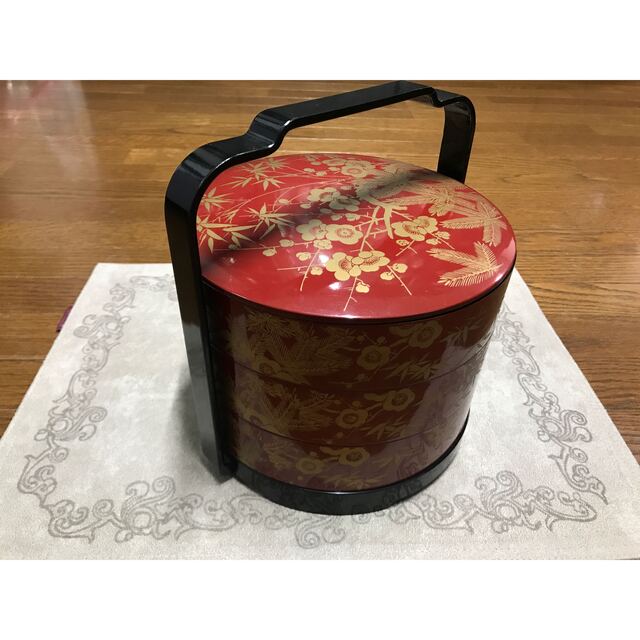 【美品】重箱　三段　円 インテリア/住まい/日用品のキッチン/食器(弁当用品)の商品写真