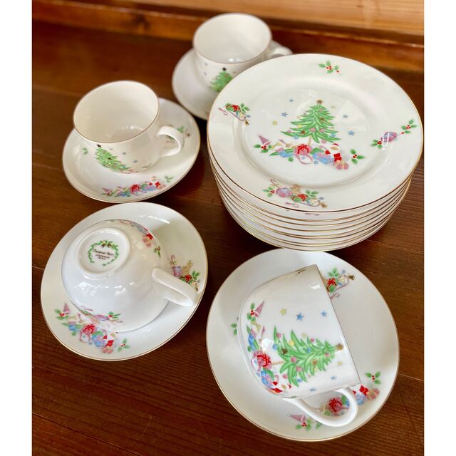 《国内作陶品》クリスマス食器 カップ&ソーサー ＋ケーキプレートセット????陶磁器ケーキ皿
