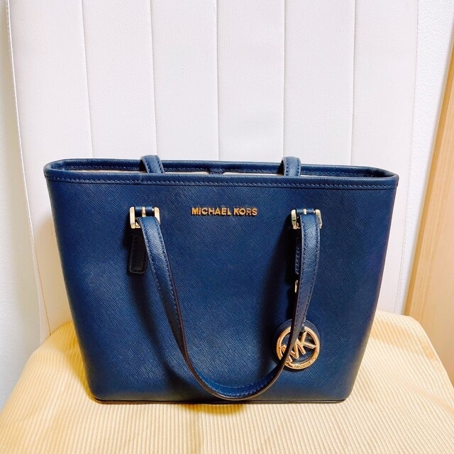 美品⭐️Michael kors ⭐️ショルダーバッグ　ネイビー