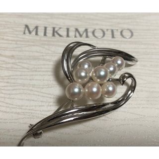 ミキモト(MIKIMOTO)の美品　ミキモト  ブローチ　8珠あります！(ブローチ/コサージュ)