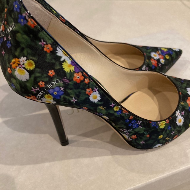 JIMMY CHOO(ジミーチュウ)のJIMMY CHOO ♡花柄パンプス♡ サイズ34 レディースの靴/シューズ(ハイヒール/パンプス)の商品写真