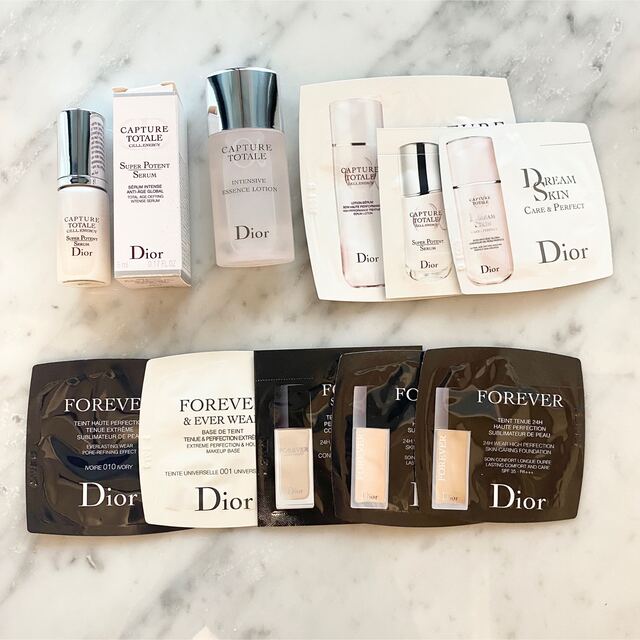 Christian Dior(クリスチャンディオール)の【新品未使用】Dior カプチュール トータル スキンフォーエバー 10点セット コスメ/美容のスキンケア/基礎化粧品(美容液)の商品写真